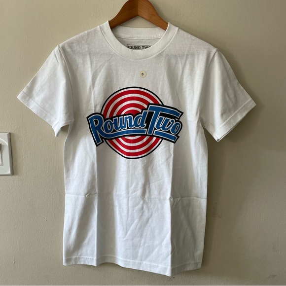 🐰 Round Two | Tune Squad Cartoon Tee White (S) 🐰 - Picture 2 of 5